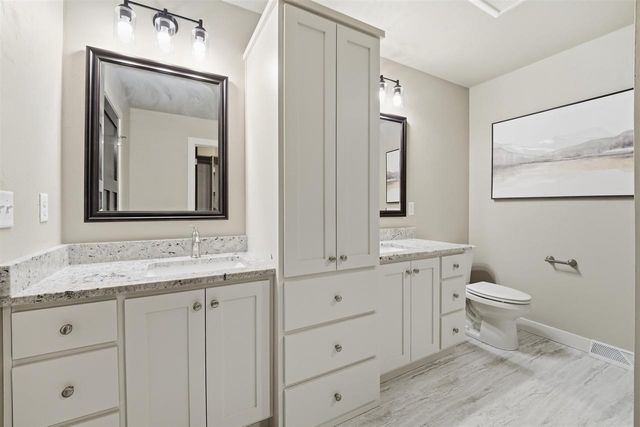 5735 N ACADIA DRIVE, Appleton, WI 54913