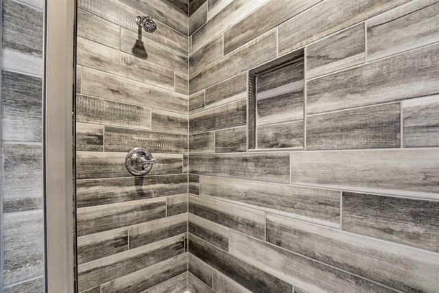 5735 N ACADIA DRIVE, Appleton, WI 54913