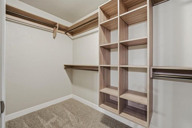 5735 N ACADIA DRIVE, Appleton, WI 54913