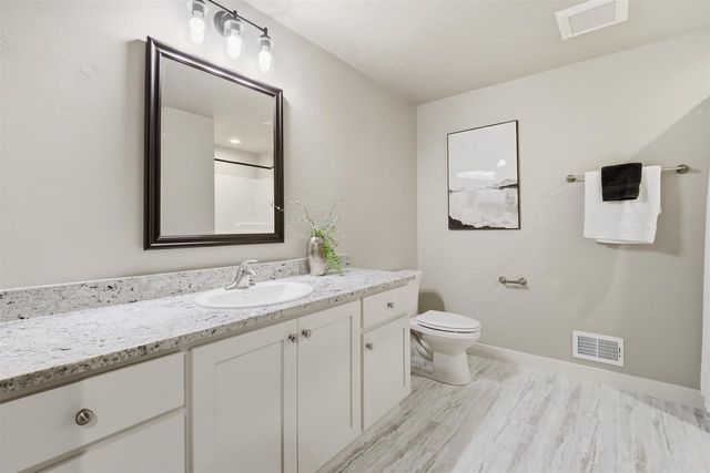 5735 N ACADIA DRIVE, Appleton, WI 54913