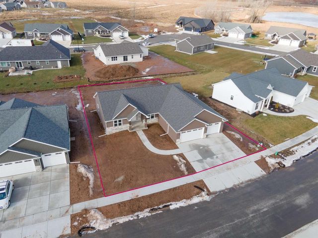 5735 N ACADIA DRIVE, Appleton, WI 54913