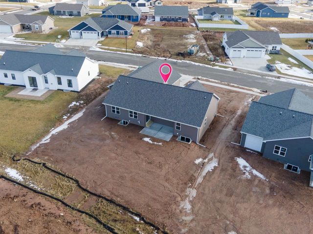 5735 N ACADIA DRIVE, Appleton, WI 54913