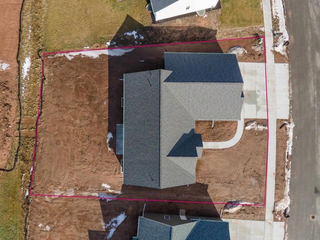 5735 N ACADIA DRIVE, Appleton, WI 54913