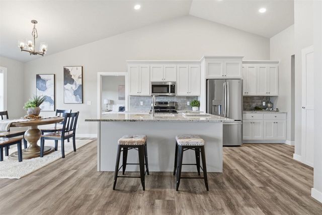 5735 N ACADIA DRIVE, Appleton, WI 54913