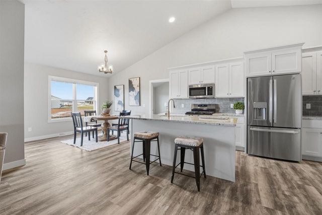 5735 N ACADIA DRIVE, Appleton, WI 54913