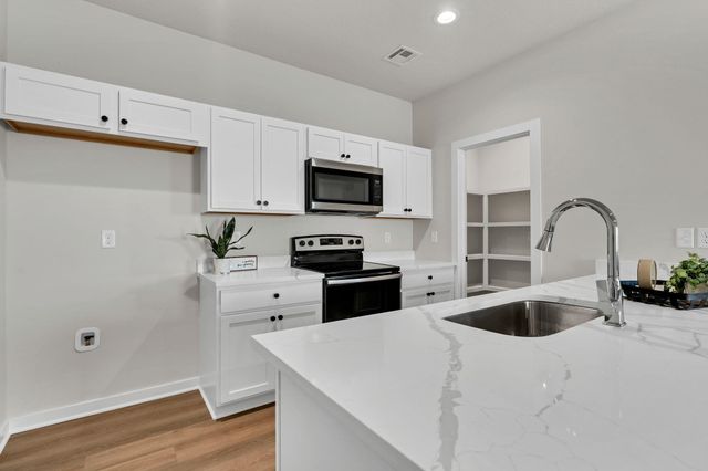 16918 & 16920 W Leyland St, Goddard, KS 67052