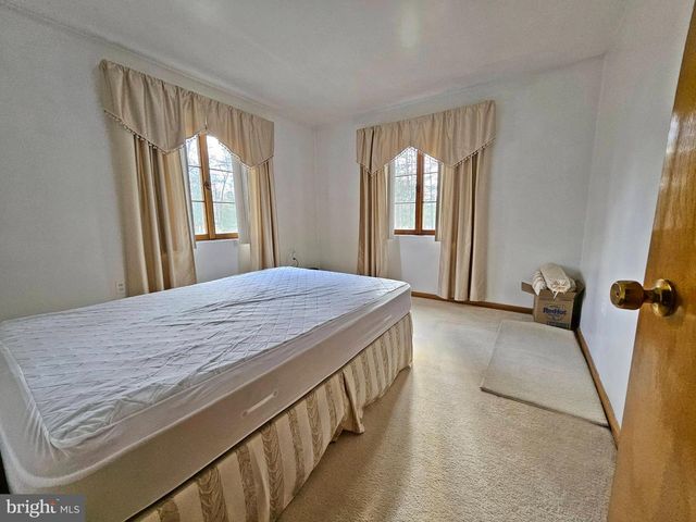 137 N HAWTHORNE DR, Altoona, PA 16602