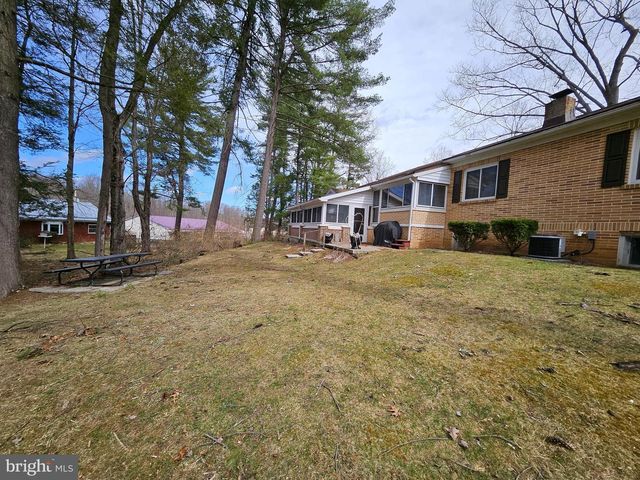 137 N HAWTHORNE DR, Altoona, PA 16602