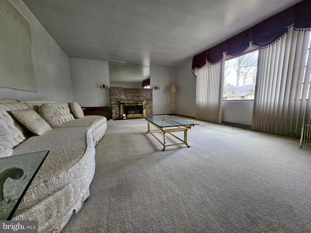 137 N HAWTHORNE DR, Altoona, PA 16602