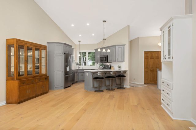 9260 Blackoaks Court N, Maple Grove, MN 55311