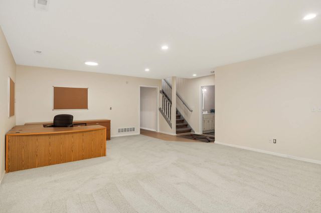 9260 Blackoaks Court N, Maple Grove, MN 55311