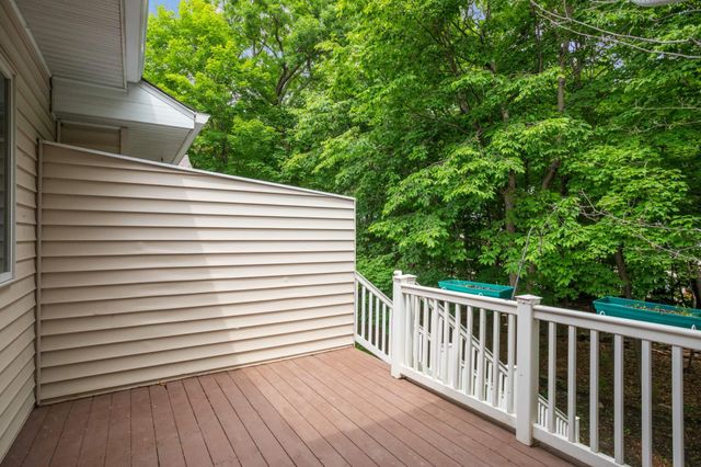 9260 Blackoaks Court N, Maple Grove, MN 55311