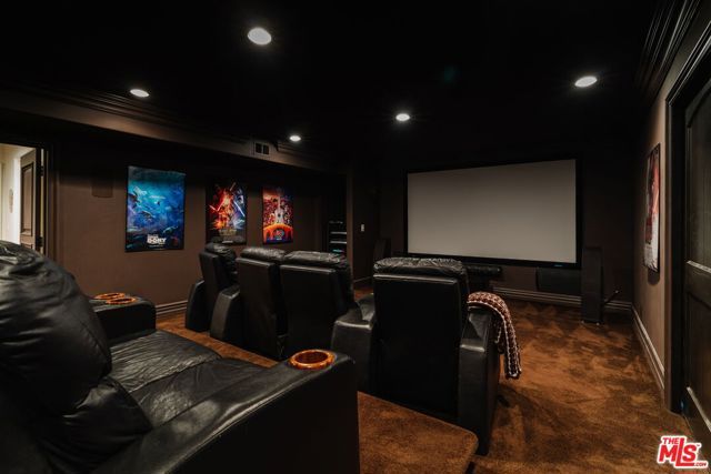 17236 Weddington Street, Encino (los Angeles), CA 91316