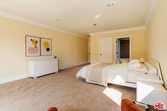 17236 Weddington Street, Encino (los Angeles), CA 91316