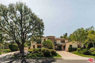 17236 Weddington Street, Encino (los Angeles), CA 91316