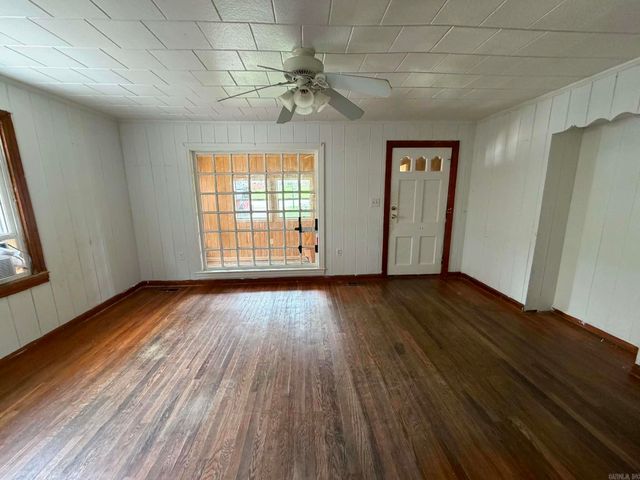 594 N 5th Avenue, Piggott, AR 72454