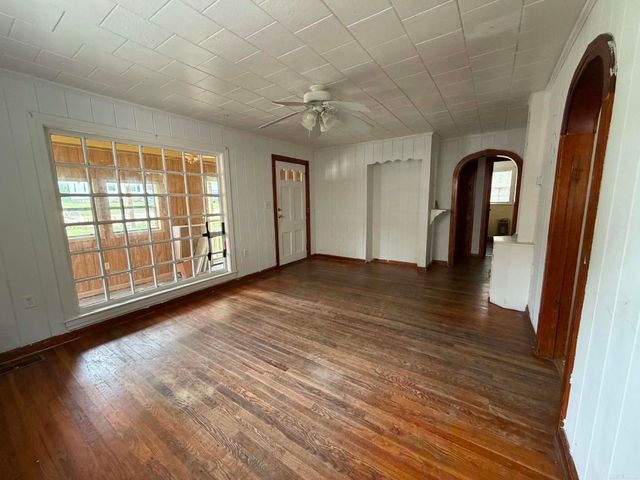 594 N 5th Avenue, Piggott, AR 72454