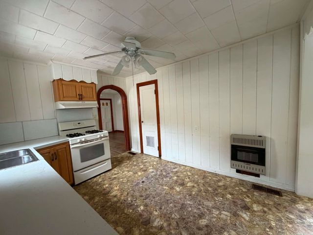 594 N 5th Avenue, Piggott, AR 72454
