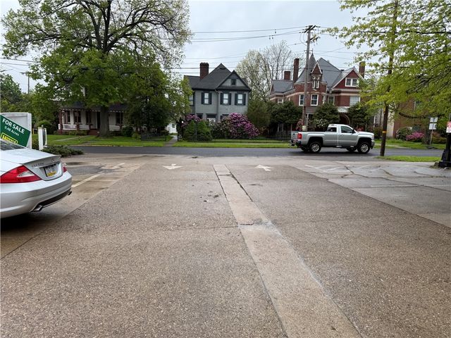 401-405 N Main Street, City Of But Ne, PA 16001
