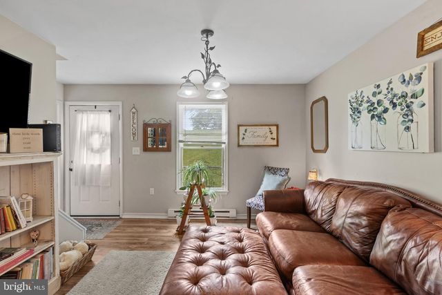 1304 NAUGAHYDE RD, Westminster, MD 21157