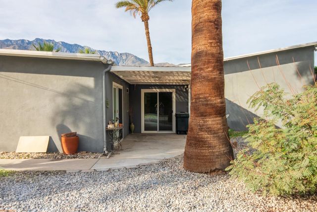 2272 N Starr Road, Palm Springs, CA 92262