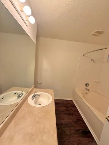 314 Paddington DR, Kyle, TX 78640