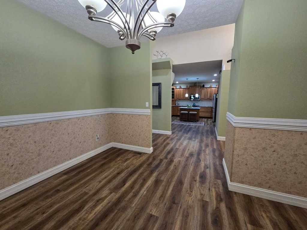 Image 23 of property listing at 14181 N Manhattan Lane, Mt Vernon, IL 62864