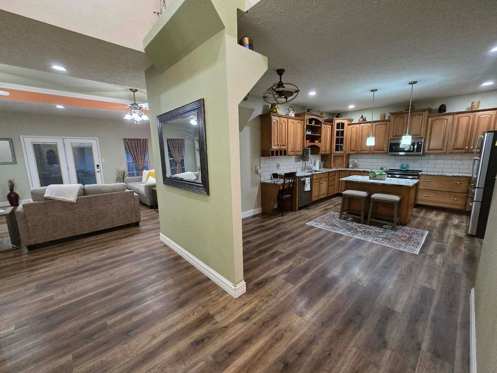 Image 24 of property listing at 14181 N Manhattan Lane, Mt Vernon, IL 62864
