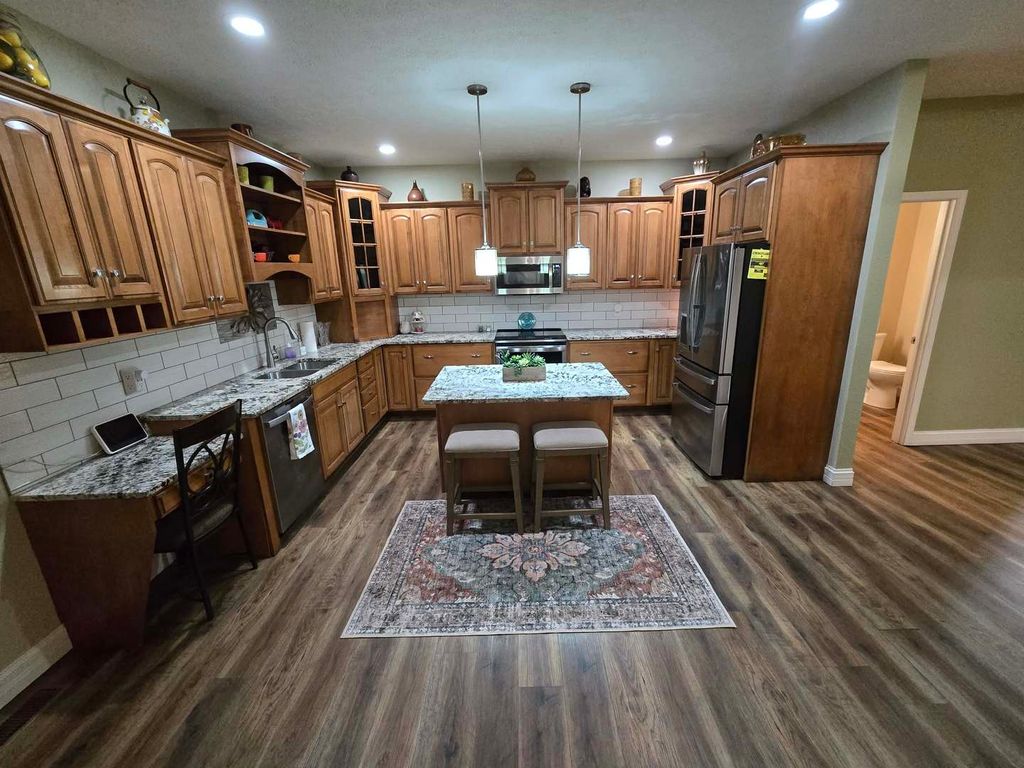 Image 25 of property listing at 14181 N Manhattan Lane, Mt Vernon, IL 62864