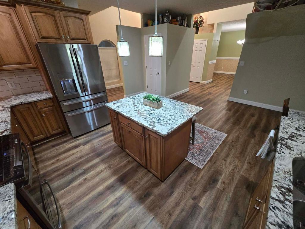 Image 26 of property listing at 14181 N Manhattan Lane, Mt Vernon, IL 62864