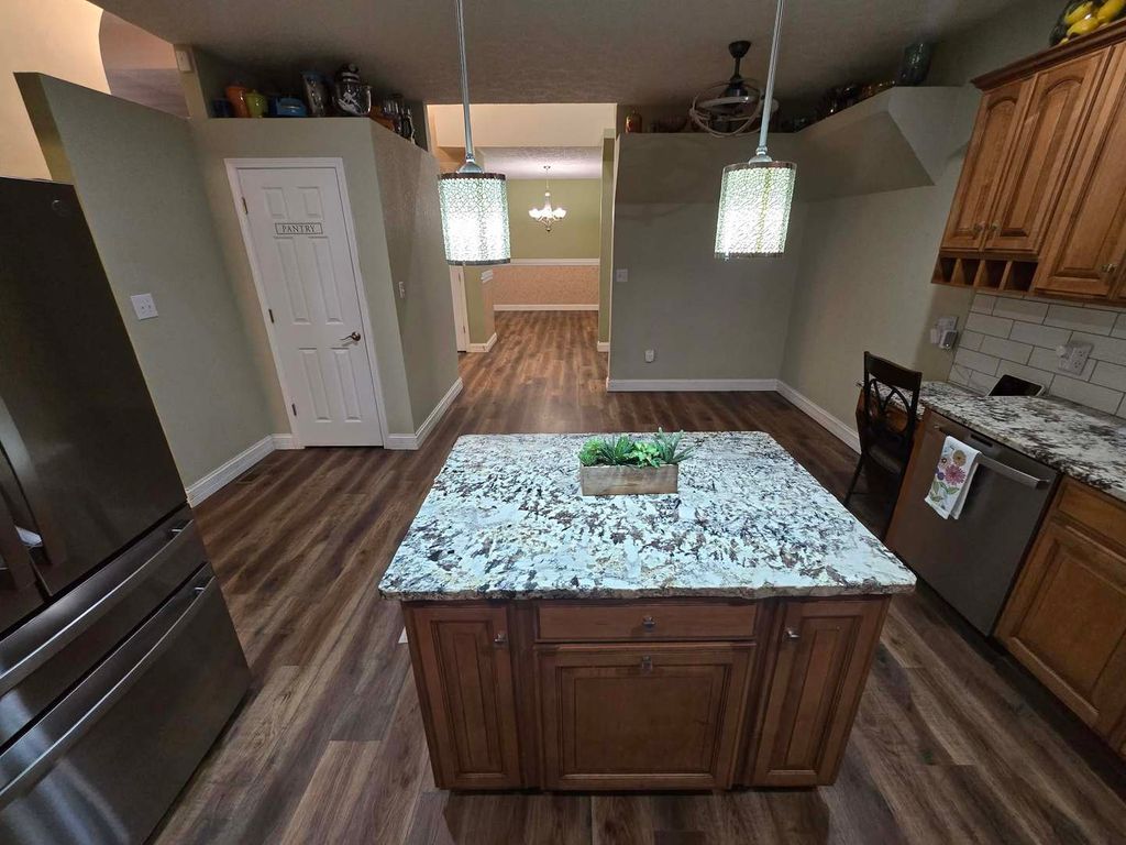 Image 28 of property listing at 14181 N Manhattan Lane, Mt Vernon, IL 62864