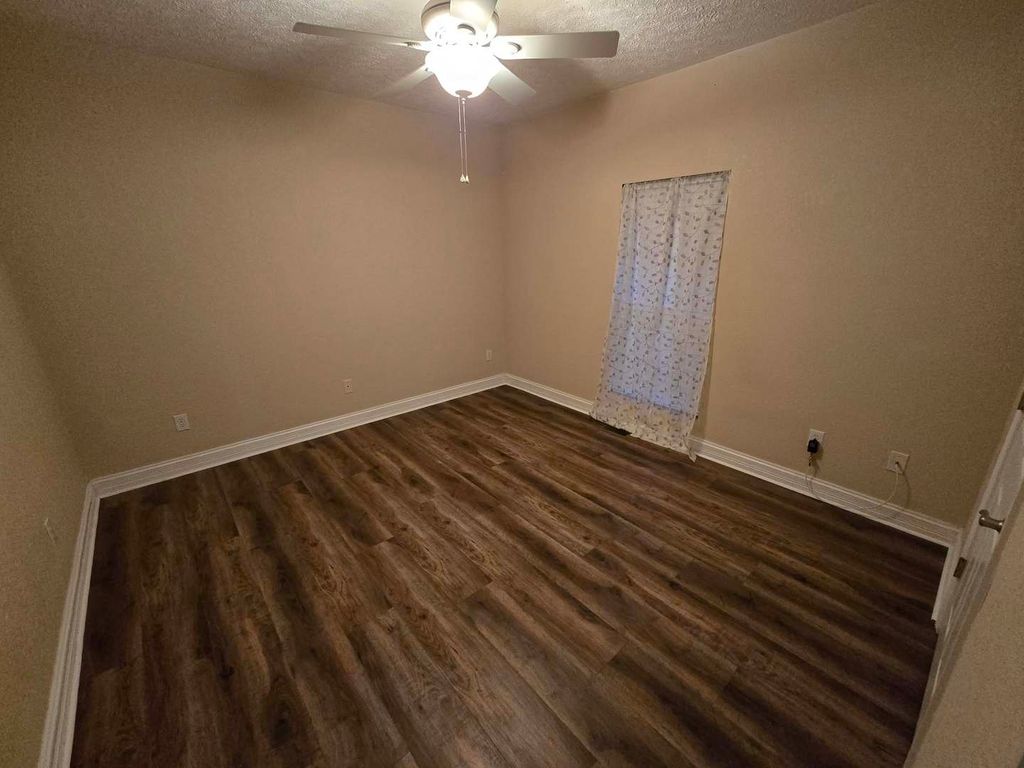 Image 43 of property listing at 14181 N Manhattan Lane, Mt Vernon, IL 62864