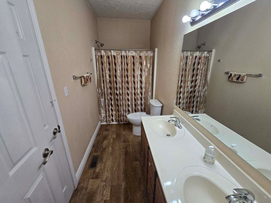 Image 50 of property listing at 14181 N Manhattan Lane, Mt Vernon, IL 62864