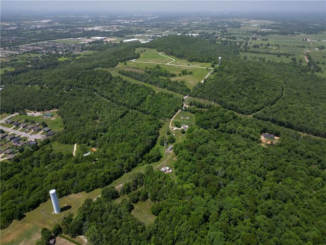 2497 Woodcliff Road, Springdale, AR 72764