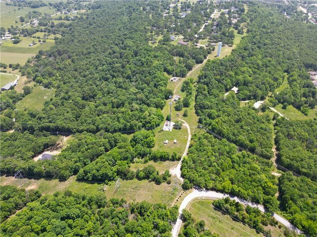 2497 Woodcliff Road, Springdale, AR 72764