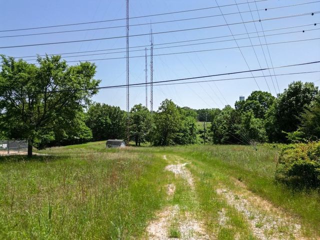 2497 Woodcliff Road, Springdale, AR 72764