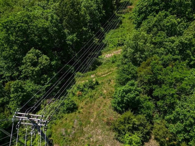 2497 Woodcliff Road, Springdale, AR 72764