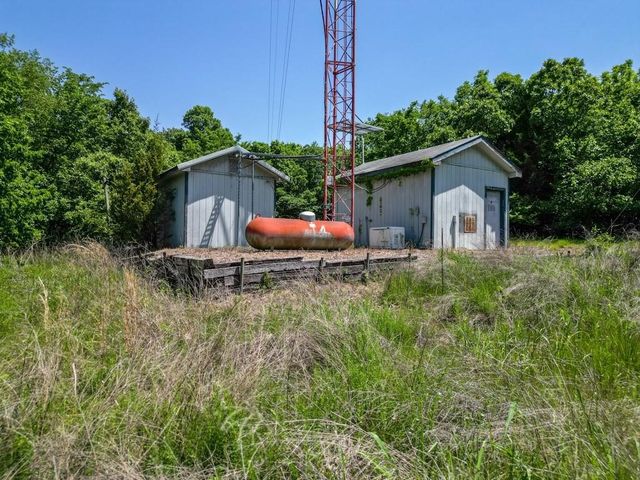 2497 Woodcliff Road, Springdale, AR 72764