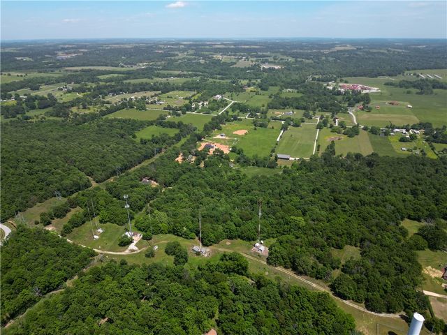 2497 Woodcliff Road, Springdale, AR 72764