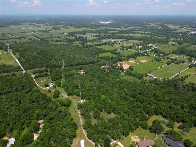 2497 Woodcliff Road, Springdale, AR 72764