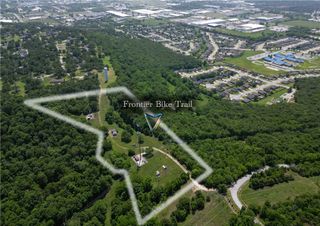 2497 Woodcliff Road, Springdale, AR 72764