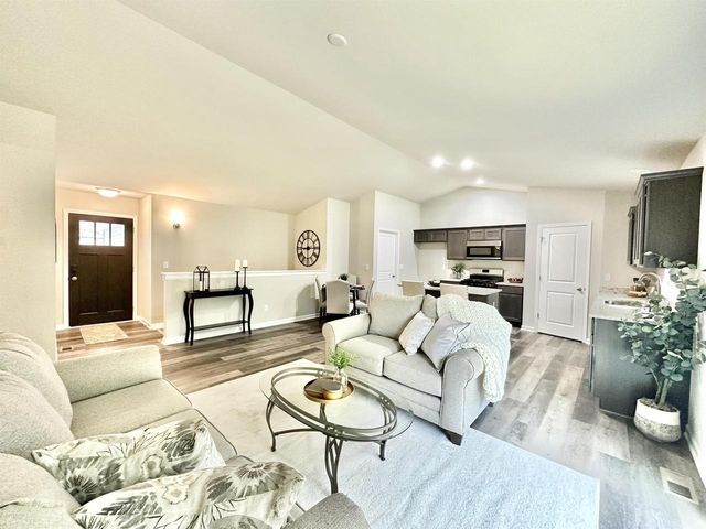 1714 S Willard Avenue, Janesville, WI 53546