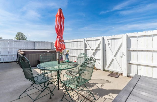 7420 Megan Brooke Lane, Evansville, IN 47725