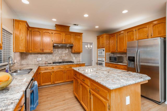 10906 Rosslyn Lane, Bakersfield, CA 93311