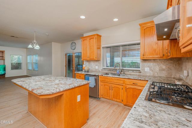 10906 Rosslyn Lane, Bakersfield, CA 93311