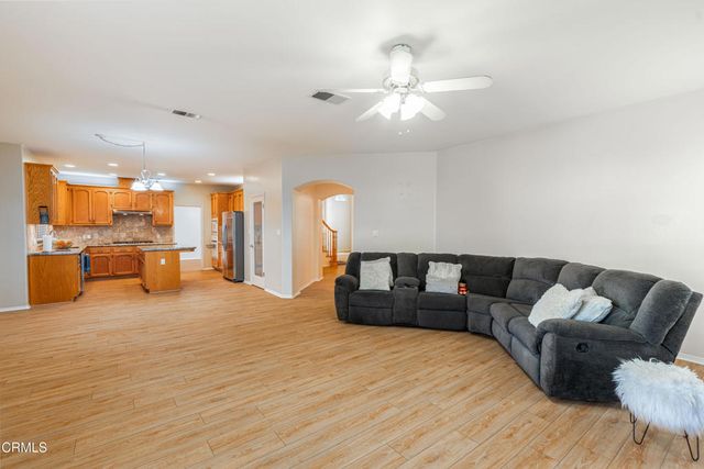 10906 Rosslyn Lane, Bakersfield, CA 93311