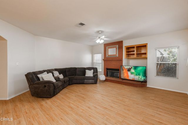 10906 Rosslyn Lane, Bakersfield, CA 93311