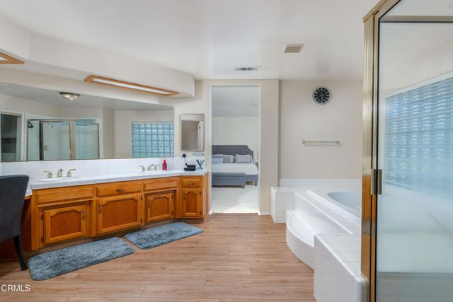 10906 Rosslyn Lane, Bakersfield, CA 93311