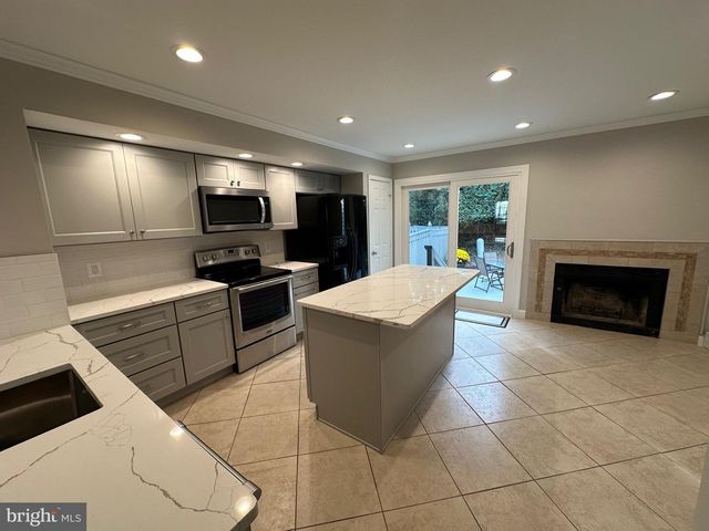 12844 MILL HOUSE CT, Woodbridge, VA 22192