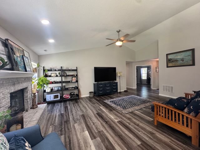 12843 Glengary Drive, Fishers, IN 46038